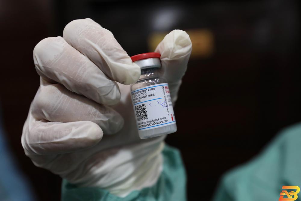 وزارة الصحة تكشف عن الفئات التي تلقت اللقاح حتى الآن