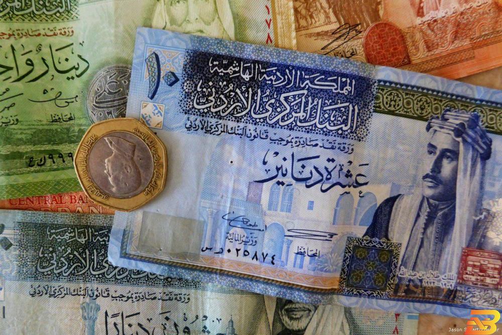 العاهل الأردني يقرّ موازنة 2021 بعجز 2.89 مليار دولار