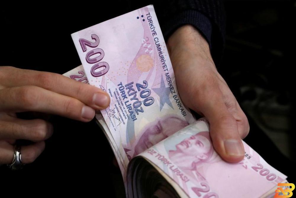 ارتفاع الليرة التركية بعد تعهد البنك المركزي بسياسة نقدية مشددة